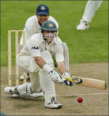 http://legendsrevealed.com/sports/wp-content/uploads/2009/06/cricketshot.jpg