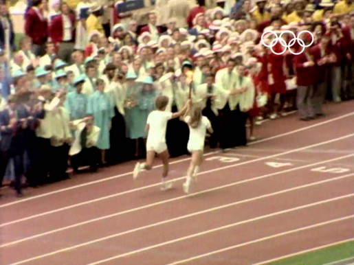 1976-olympic-torch-relay-cauldron-lighting