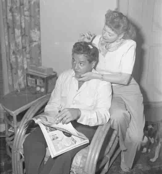 arnaz26ball2c1949_1