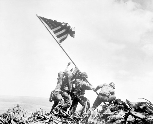 raisingtheflagiwojima